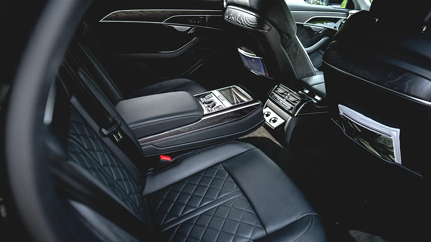interior-audi-a8-1506px