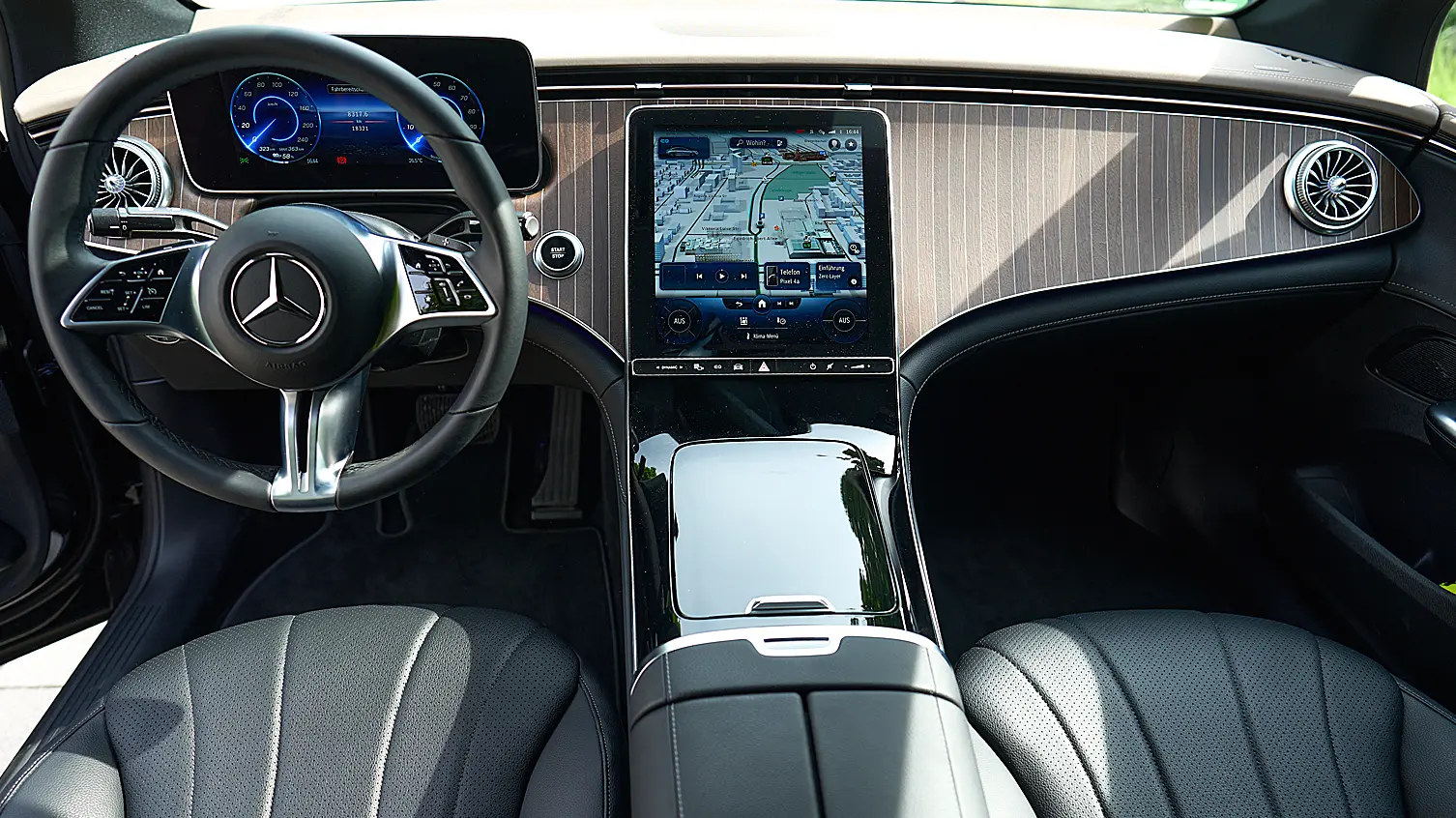 interior1-mercedes-eqe-1506px