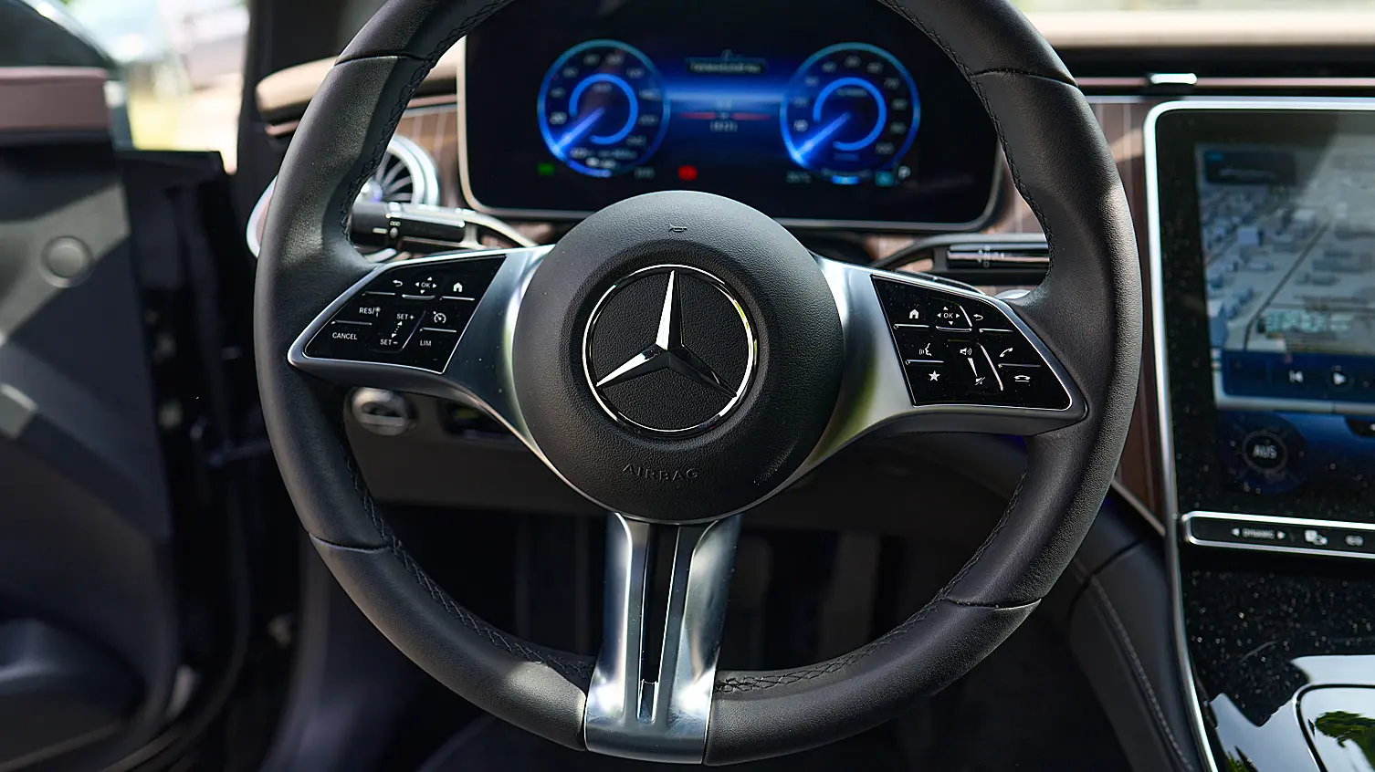 interior2-mercedes-eqe-1506px